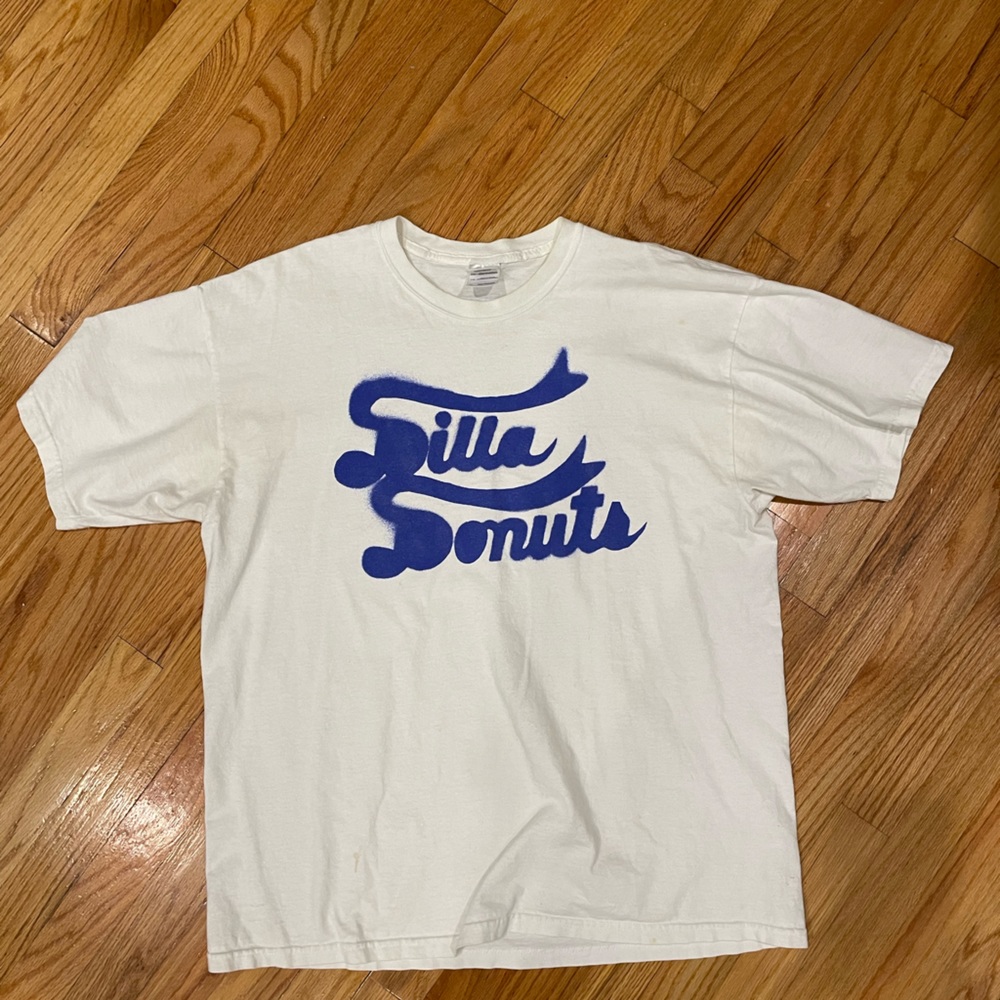 J Dilla donuts XL tshirt - rare find!